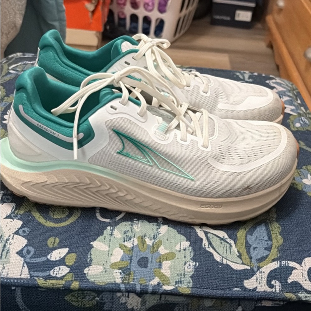 Altra Women’s White and Teal Cushion Running Shoes